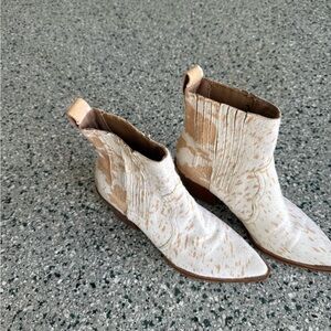 Dolce vita size 7.5 boots